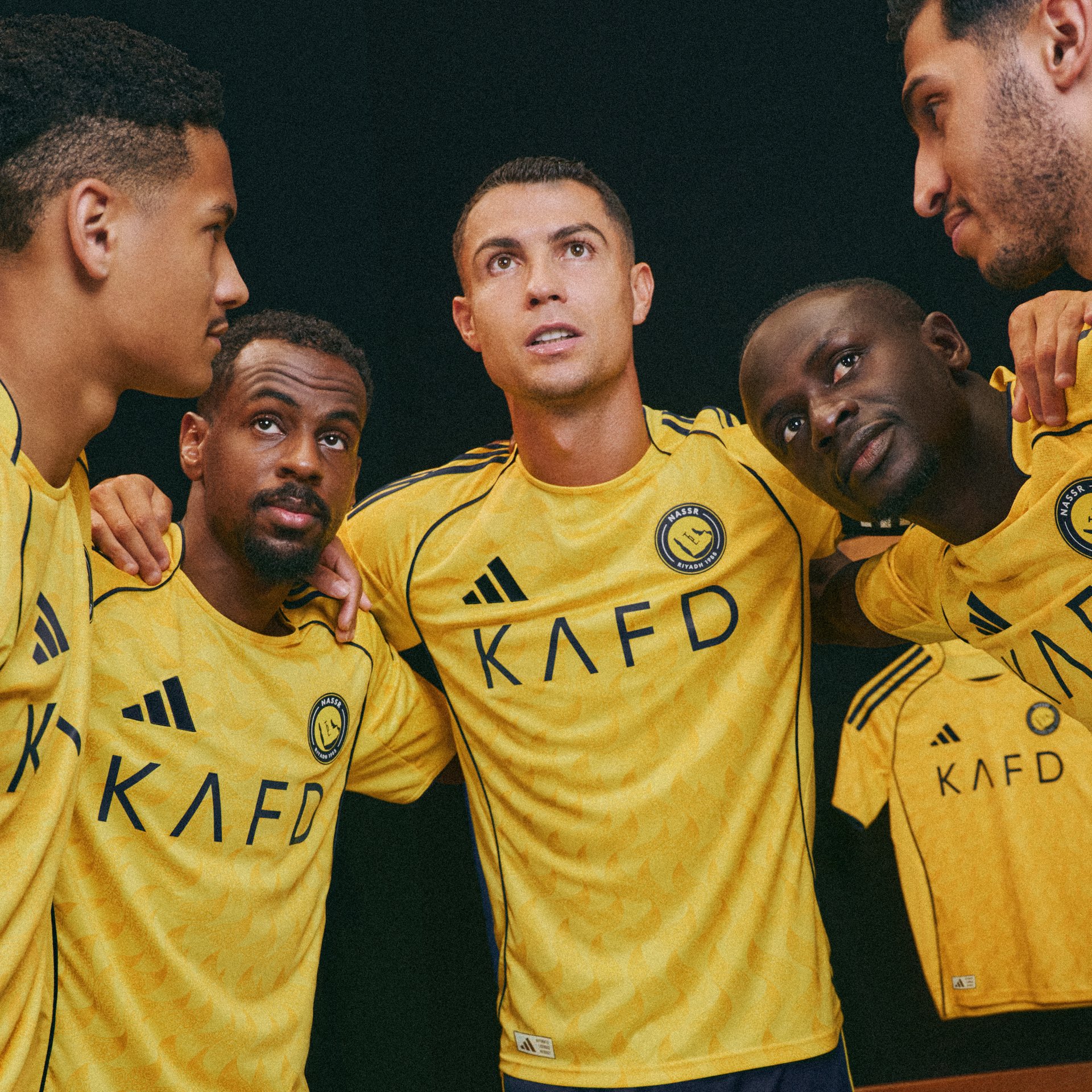 九游娱乐APP-利雅得胜利发布新赛季主场球衣，C罗、菲利克斯上身出镜